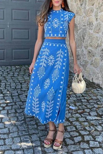 Amora™ Etnik Desenli Crop Top ve Lastikli Anvelop Midi Etek Takım