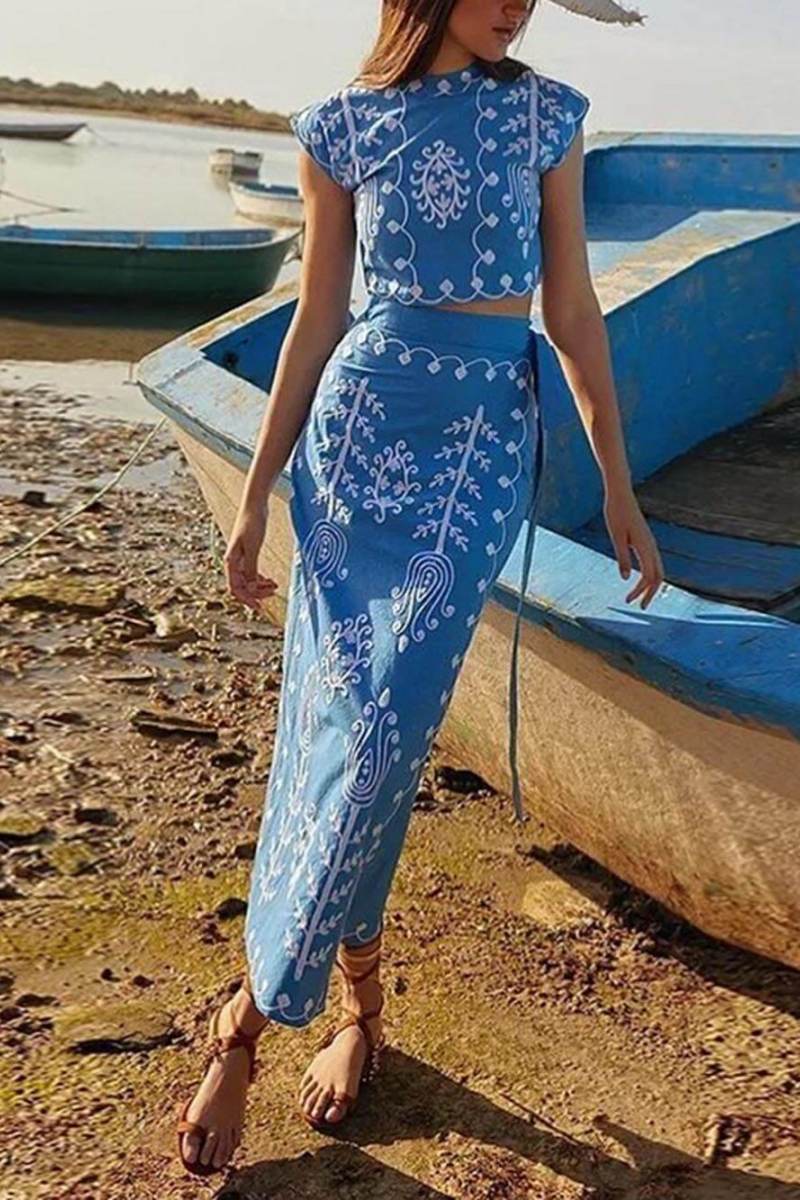 Amora™ Etnik Desenli Crop Top ve Lastikli Anvelop Midi Etek Takım