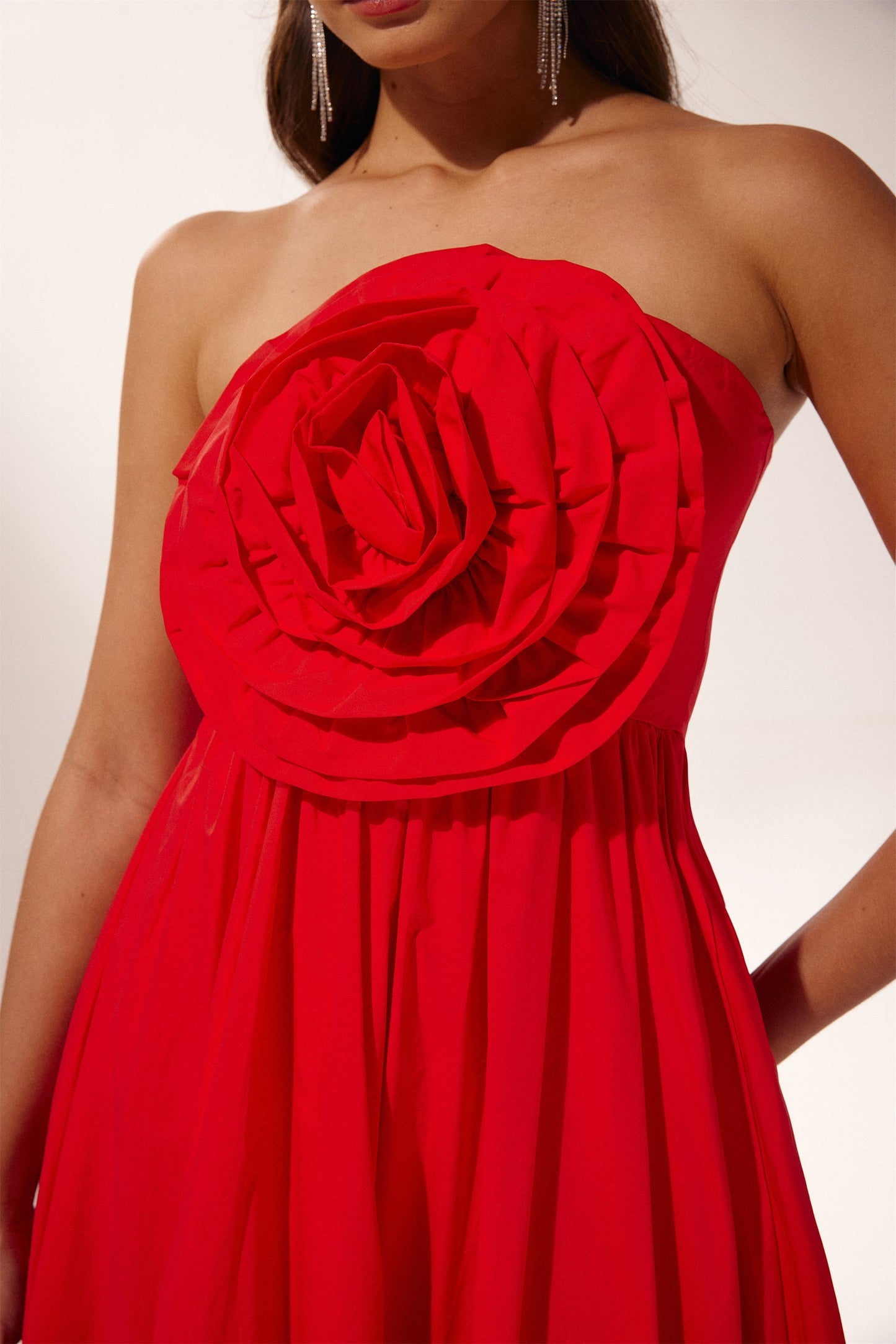 Amora™ Frederica Flower Straplez Uzun Elbise