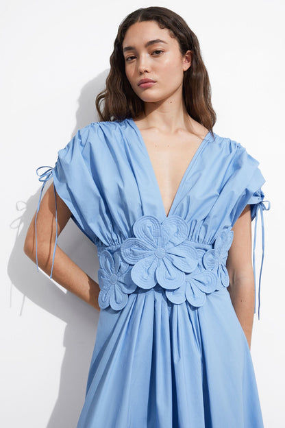 Amora™ Maggie Floral Aplike V Yaka Uzun Elbise