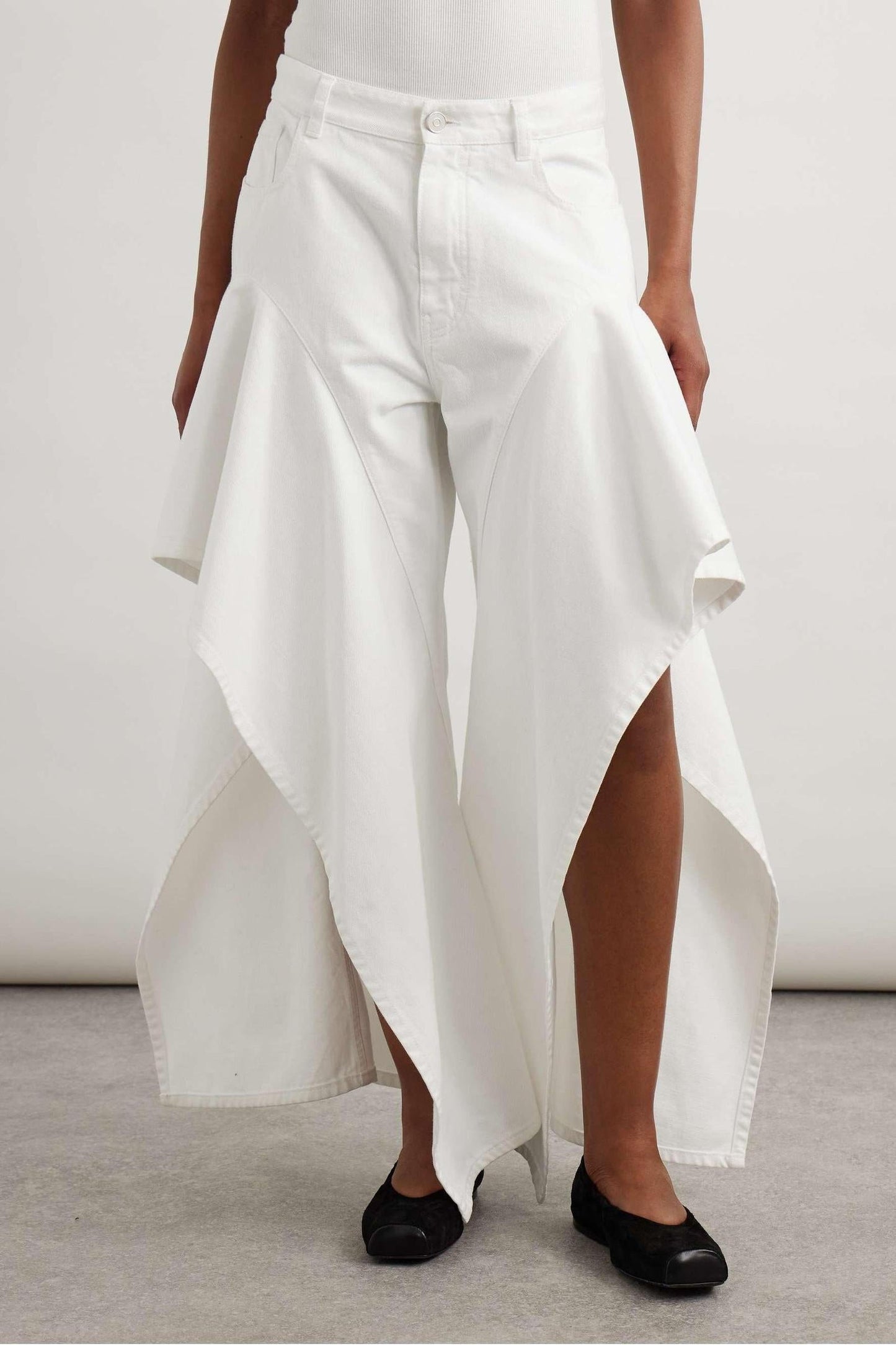 Amora™ Ruffled Mid-Rise Wide-Leg Jeans