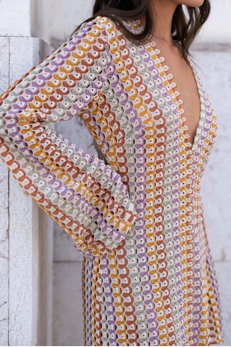 Amora™ Boho V Yaka Çan Kol Dalgalı Çizgili Tığ İşi Plaj Tatili Maxi Elbise