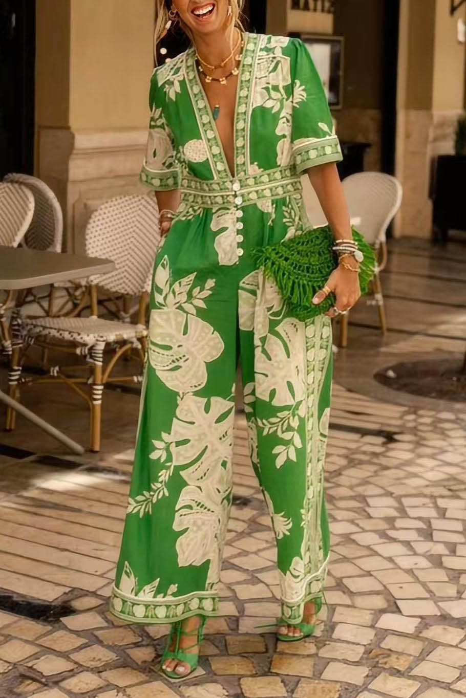 Amora™ Stylish V-Neck Printed Jumpsuit