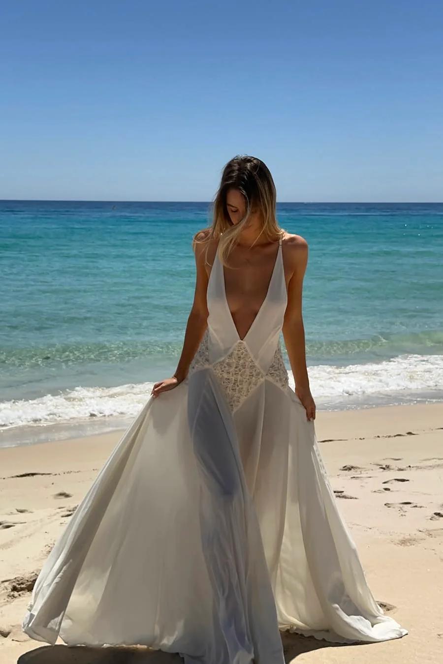 Amora™ Lavinia Derin V Yaka Maxi Elbise