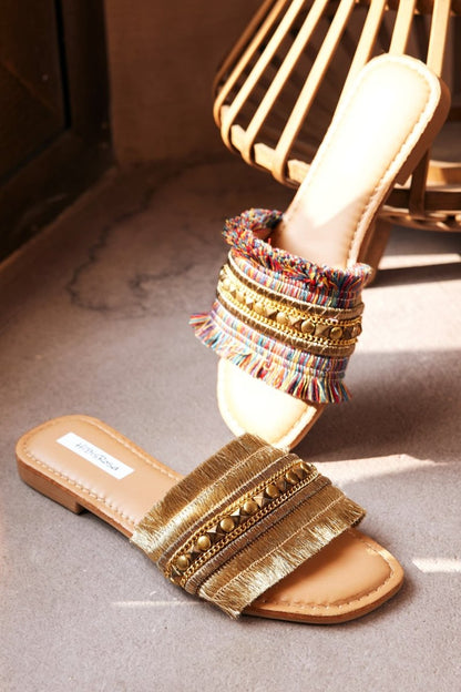 Amora™ Belinda Metal Dekorlu Düz Sandalet