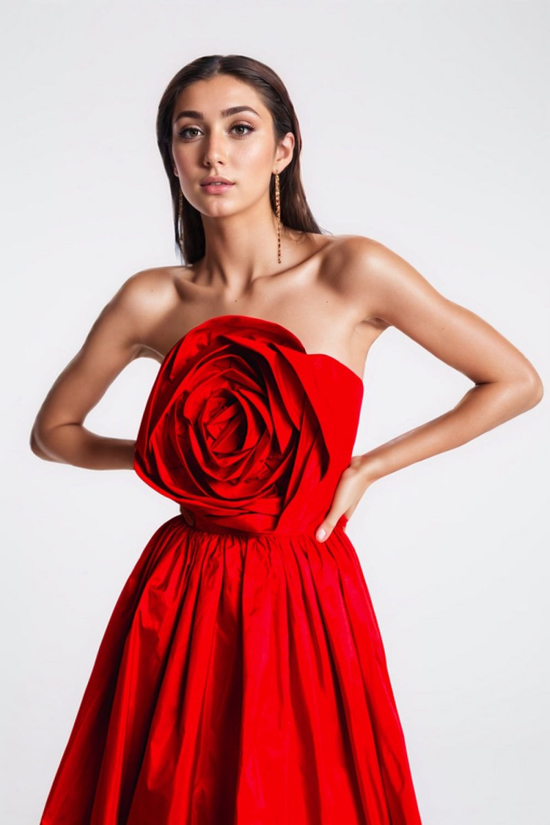 Amora™ Frederica Flower Straplez Uzun Elbise