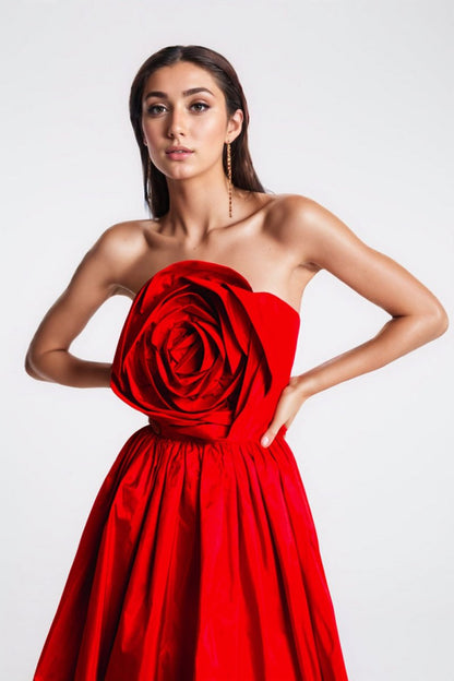 Amora™ Frederica Flower Straplez Uzun Elbise