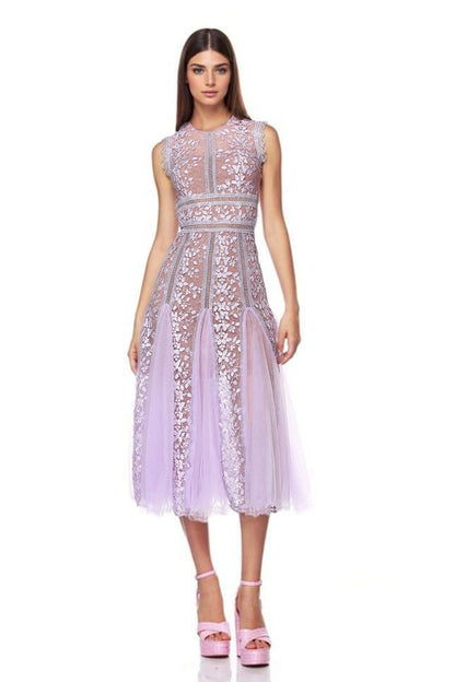 Amora™ Heather İşlemeli Dantel Midi Elbise