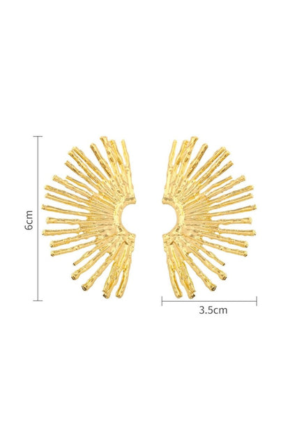 Amora™ Metalik Sektör Yarım Daire Küpeler
