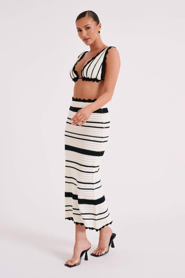 Amora™ Sandra Tığ İşi Çizgili Set